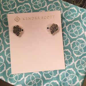 KENDRA SCOTT STUD EARRINGS